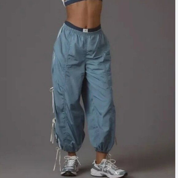 The Bowline Parachute Pants by Daily Practice - Picture 3 of 14